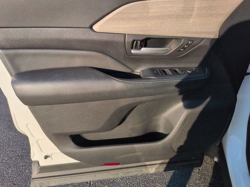Certified 2024 Toyota Grand Highlander AWD Hybrid image 10