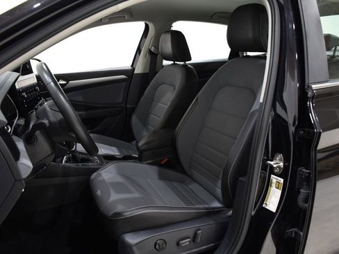 Used 2025 Volkswagen Jetta SE image 23