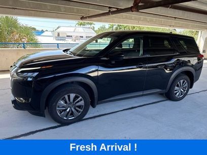 Used 2025 Nissan Pathfinder S
