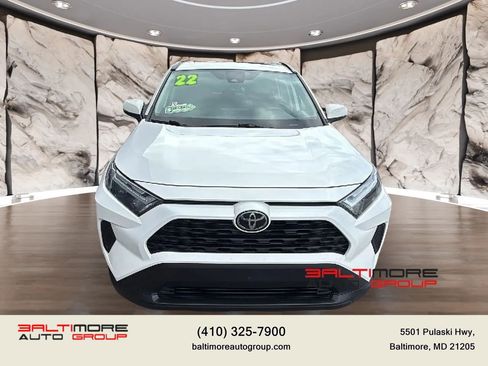 Used 2022 Toyota RAV4 XLE w/ Convenience Package FWD image 2