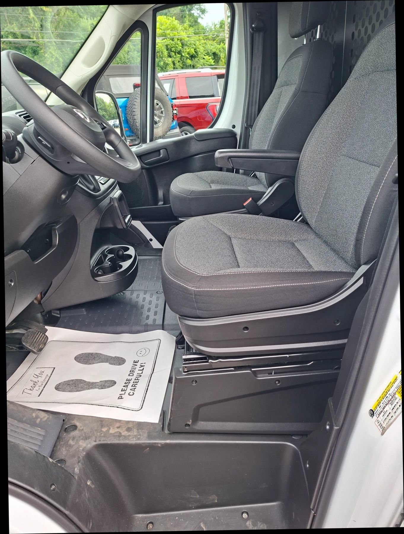 Used 2025 RAM ProMaster 2500 w/ U-Haul Equipment Group FWD image 7
