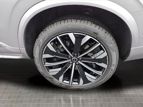 New 2026 Volvo XC90 B6 Plus w/ Protection Package Premier image 9