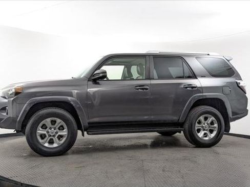 Used 2014 Toyota 4Runner SR5 Premium image 3