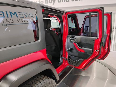 Used 2015 Jeep Wrangler Unlimited Sport w/ Connectivity Group AWD/4WD image 39