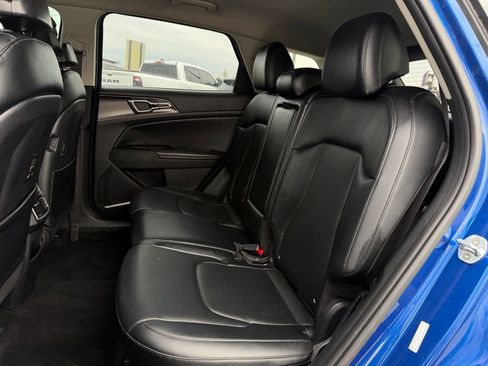Used 2023 Kia Sportage EX image 25