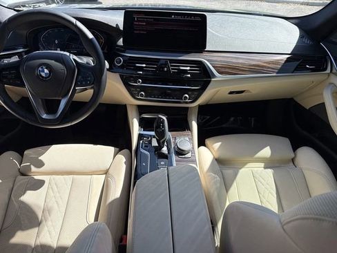 Certified 2022 BMW 540i w/ Premium Package image 16