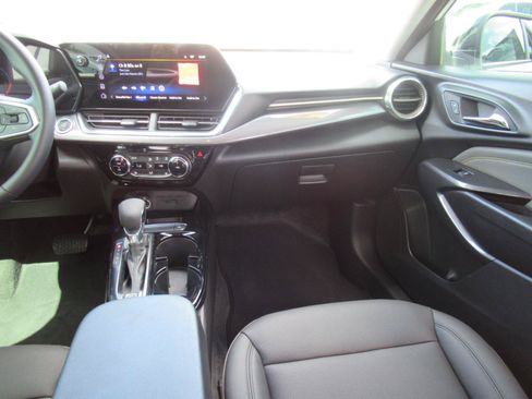 Used 2025 Chevrolet Trax ACTIV w/ Driver Confidence Package FWD image 15