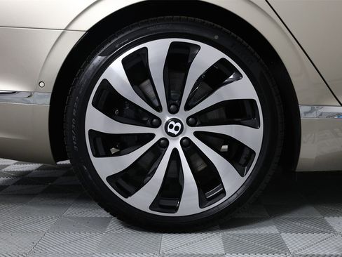 New 2026 Bentley Flying Spur Plug-In Hybrid image 18