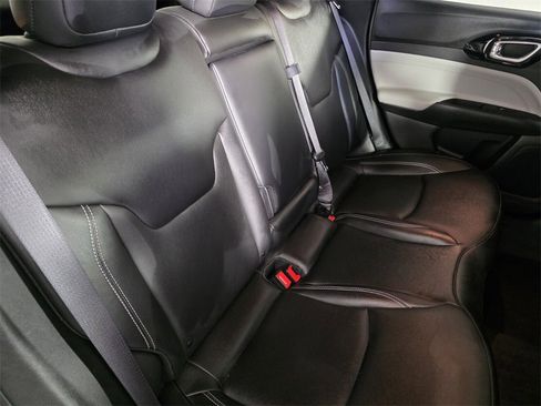 Certified 2025 Jeep Compass Limited image 30