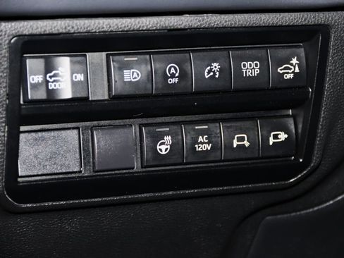 Used 2022 Toyota Tundra Platinum image 37