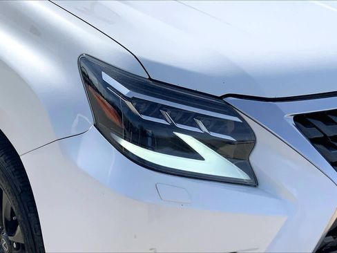 Used 2020 Lexus GX 460 Premium w/ Premium Package image 27