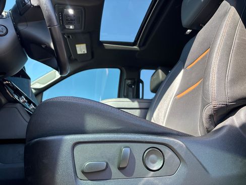 Used 2022 GMC Sierra 1500 AT4 w/ AT4 Premium Package image 16