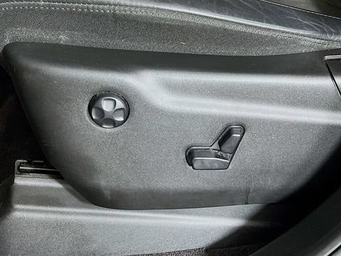 Used 2019 Jeep Grand Cherokee Altitude AWD/4WD image 11