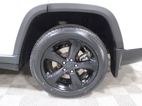 Used 2023 Jeep Grand Cherokee L Limited w/ Luxury Tech Group II image 43