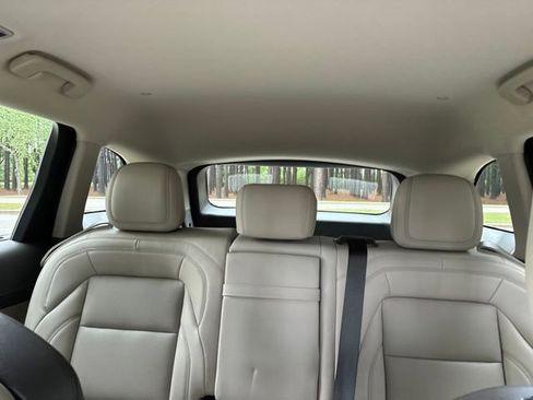 Used 2024 Lincoln Nautilus Premier AWD/4WD image 31