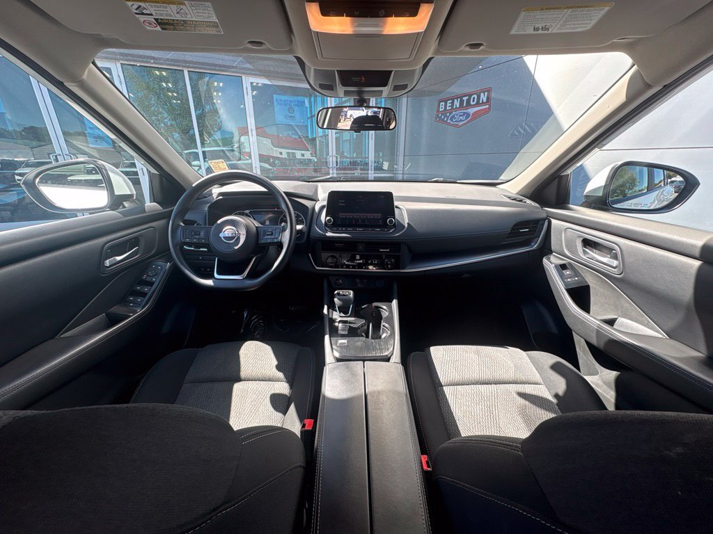 Used 2024 Nissan Rogue SV FWD image 9