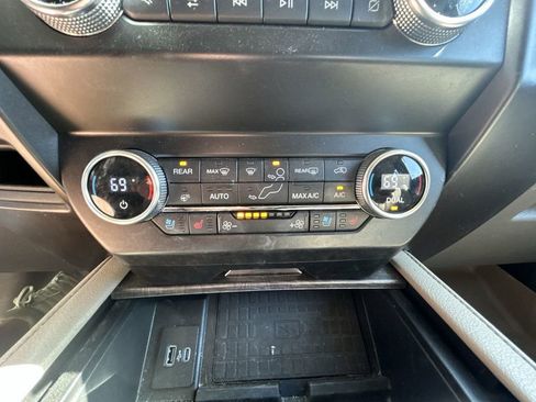 Used 2021 Ford Expedition Limited image 20