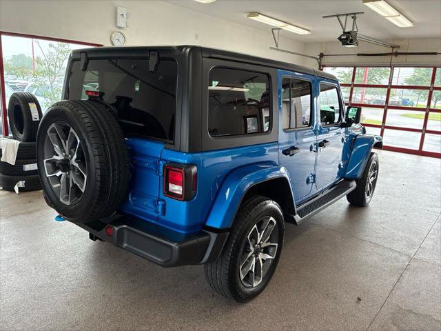 Certified 2024 Jeep Wrangler Unlimited w/ Convenience Group AWD/4WD image 30