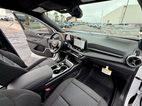 New 2026 Chevrolet Equinox LT image 36