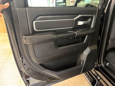Used 2025 RAM 2500 Big Horn AWD/4WD image 37