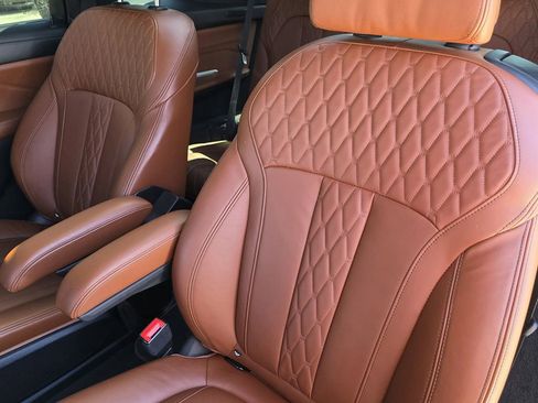 Used 2023 BMW X7 M60i image 18