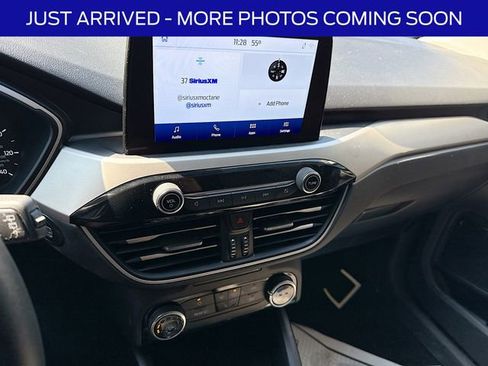 Used 2022 Ford Escape SE image 13