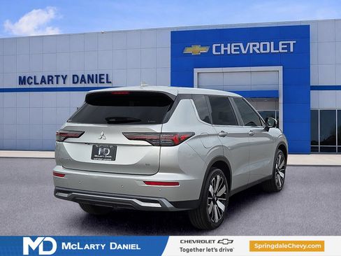 Used 2025 Mitsubishi Outlander SE AWD/4WD image 5