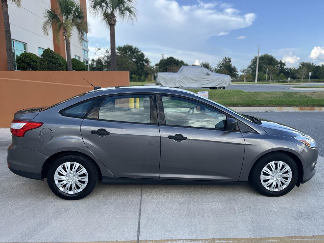 Used 2013 Ford Focus S FWD image 6