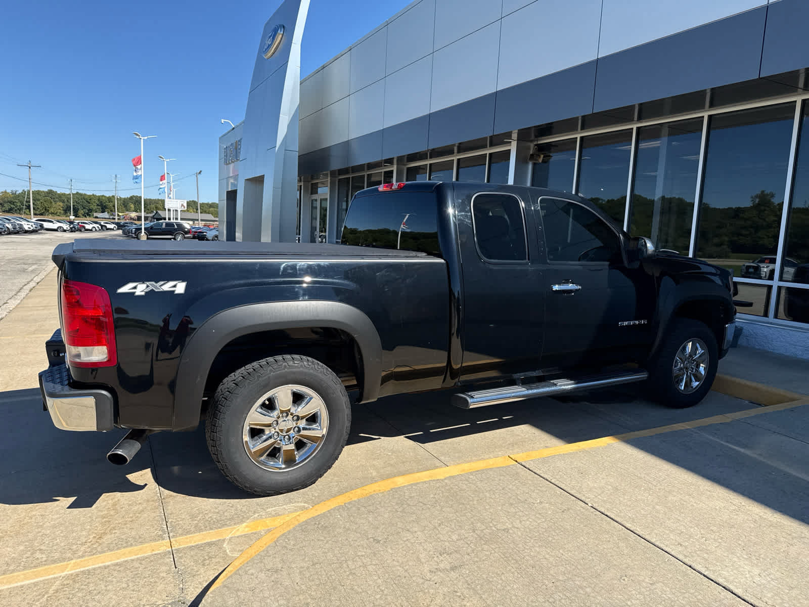 Used 2011 GMC Sierra 1500 SLE w/ Power Tech Package AWD/4WD image 5