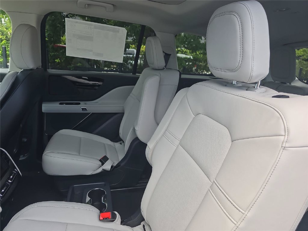New 2026 Lincoln Aviator 2WD image 12