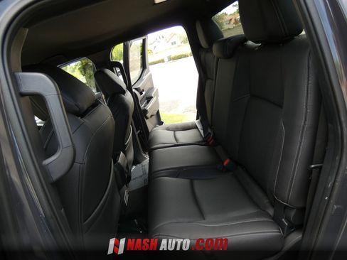 Used 2025 Toyota Tacoma TRD Sport AWD/4WD image 52
