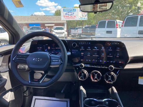 New 2025 Chevrolet Blazer EV RS image 12