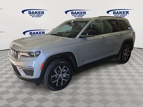 New 2025 Jeep Grand Cherokee Limited w/ Trailer Tow Package image 7