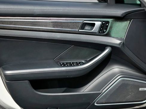 Used 2018 Porsche Panamera Turbo S image 32