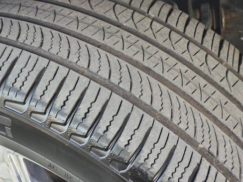 Used 2007 Cadillac Escalade EXT Base AWD 4dr Crew Cab SB w/ Information Package image 31