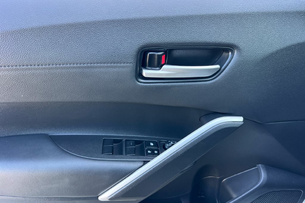 Certified 2026 Toyota Corolla Cross XLE FWD image 14