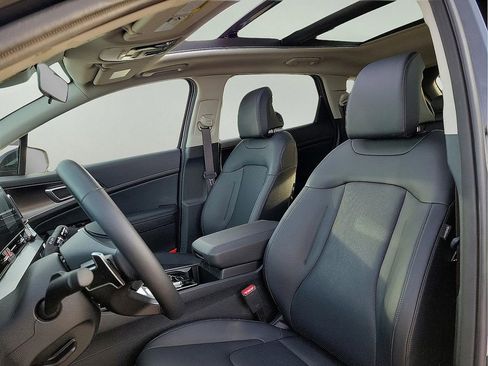 Used 2024 Kia Sportage EX w/ EX Premium Package image 11