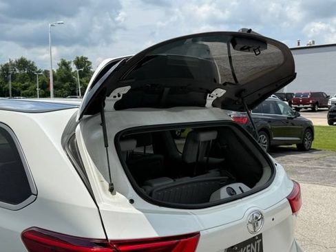 Used 2017 Toyota Highlander Limited AWD/4WD image 11
