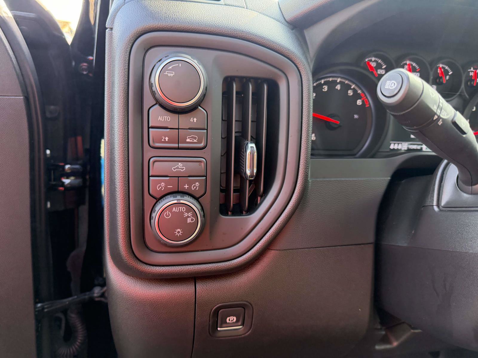 Certified 2026 Chevrolet Silverado 1500 Custom w/ Rally Edition AWD/4WD image 19
