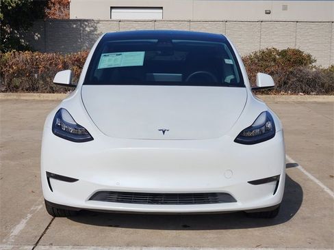 Used 2020 Tesla Model Y Long Range image 2