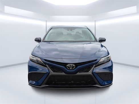Used 2023 Toyota Camry SE image 8
