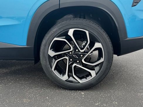New 2025 Chevrolet Trax RS w/ Sunroof Package image 32