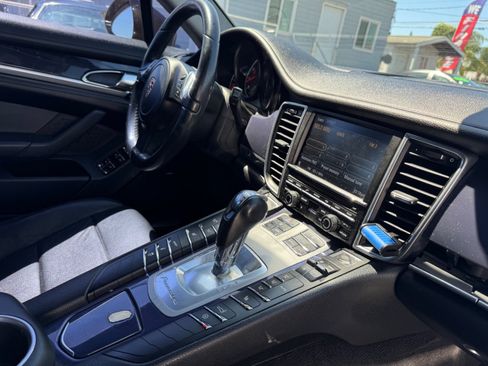 Used 2012 Porsche Panamera image 16