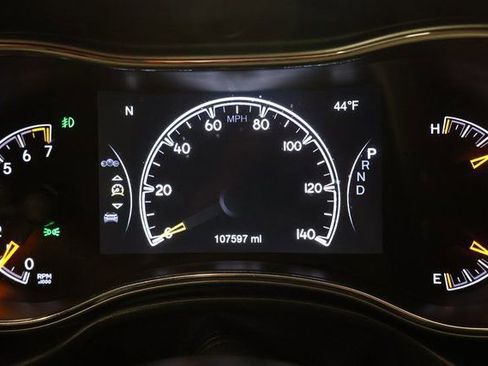 Used 2020 Jeep Grand Cherokee Limited w/ Luxury Group II image 17