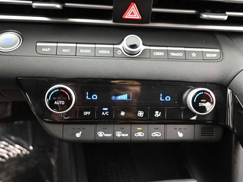 Certified 2023 Hyundai Elantra SEL w/ Convenience Package FWD image 19