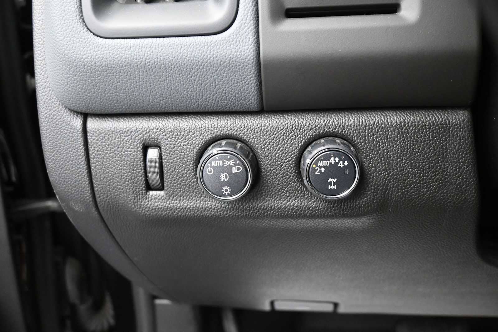 Used 2019 Chevrolet Colorado Z71 w/ Z71 Midnight Edition AWD/4WD image 9