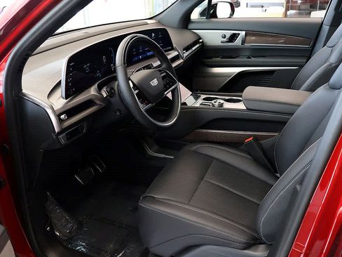 Used 2026 Cadillac Vistiq Sport w/ LPO, Floor Liner Package AWD/4WD image 11