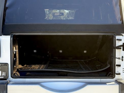 Used 2015 Jeep Wrangler Unlimited Sahara w/ Connectivity Group image 46