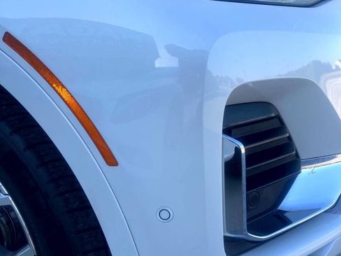 Used 2022 BMW X7 xDrive40i w/ Premium Package AWD/4WD image 6