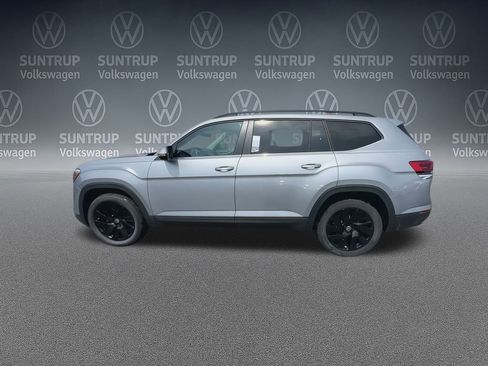 New 2025 Volkswagen Atlas SE image 43